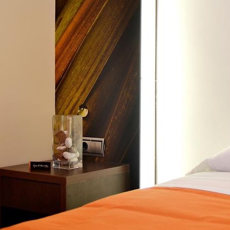 Hostal Bajo La Muralla Θαμόρα Εξωτερικό φωτογραφία