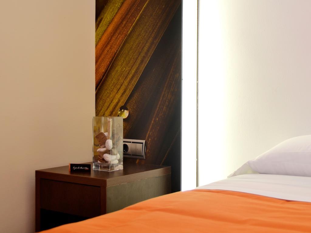 Hostal Bajo La Muralla Θαμόρα Εξωτερικό φωτογραφία